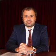 Docente esperto di materie umanistiche impartisce lezioni sia di persona che on line per giovani ed adulti, di qualsiasi livello